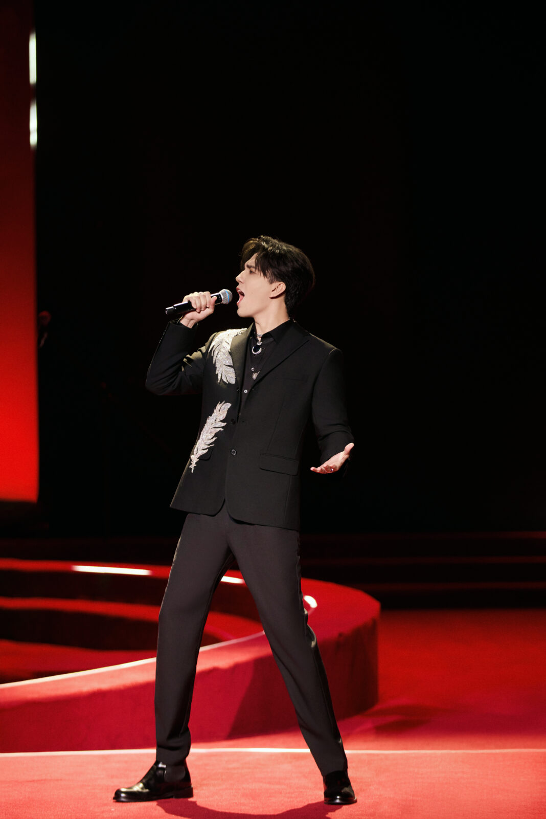 Dimash Qudaibergen Performs at the Opening and Closing Ceremonies of the 2026 Tmall NEWTY Festival in Shanghai