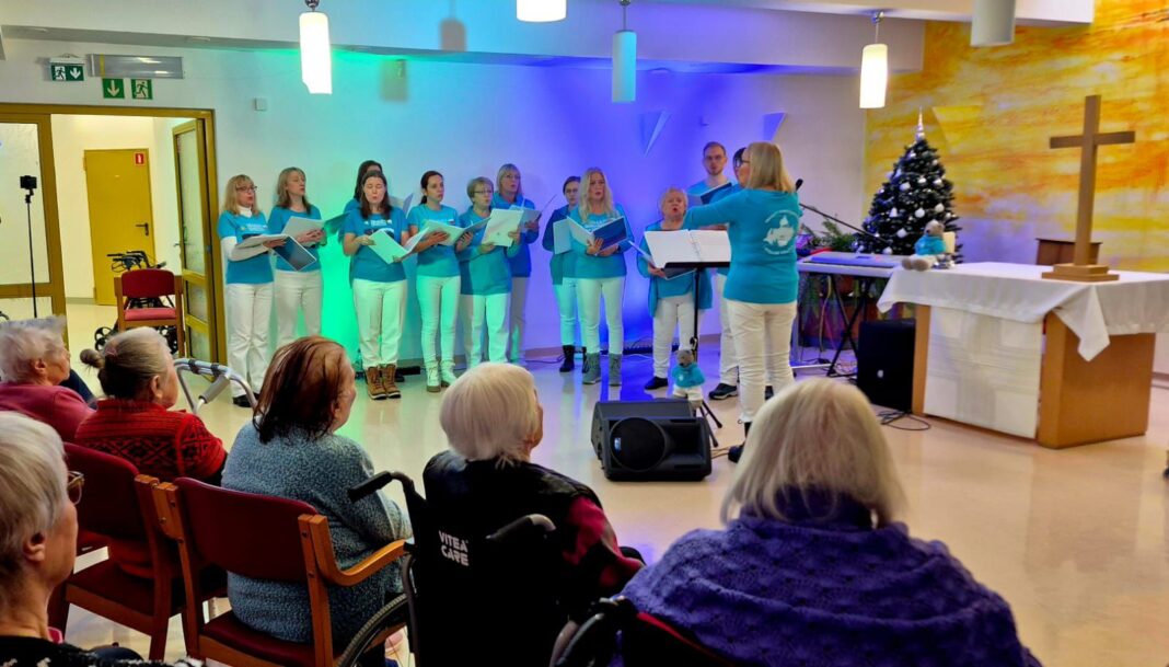 Dimash Qudaibergen’s Fans Hold a Charity Concert at a Care Home in Poland