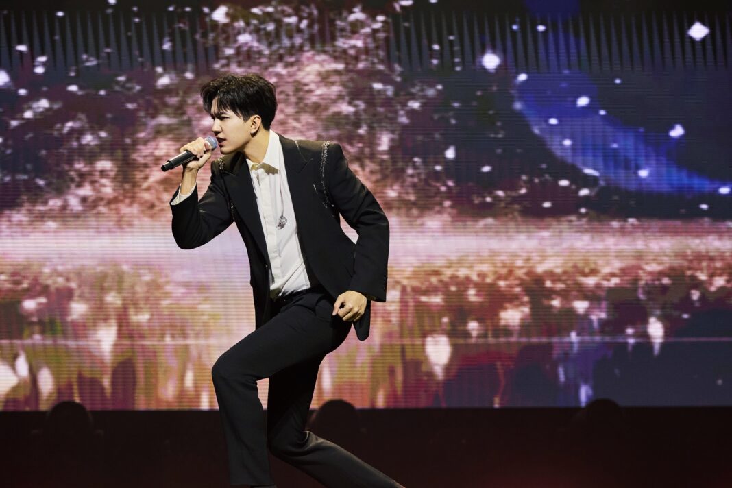 Dimash Qudaibergen received his first award in China as a producer