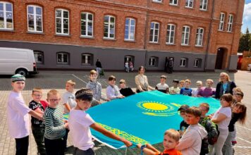 Polish School Hosts Event Dedicated to Kazakh Culture and the Artistry of Dimash Qudaibergen DimashNews.com