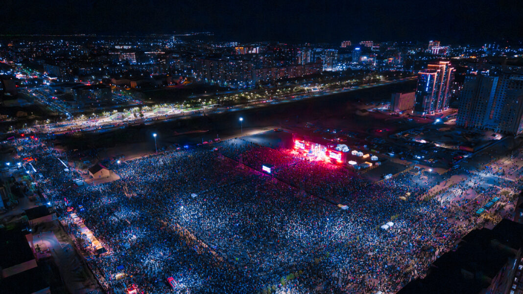 Dimash Qudaibergen Headlines Miners’ Day Celebration Concert in Karaganda
